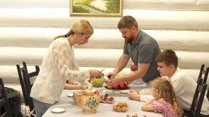 День матери в России: истории многодетных мам, которые успевают все