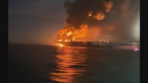 Тонет очередной танкер.