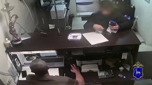 Украл в одном ломбарде, сдал в другом.