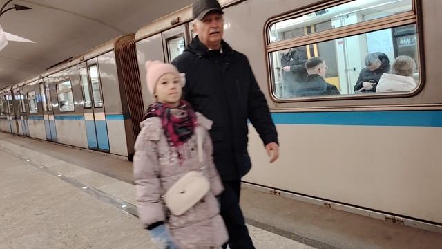 Электропоезд 81-740/741 Русич, на станции метро Строгино