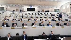 В Киргизии стартовало голосование на досрочных парламентских выборах