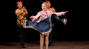 "Казачий танец", ансамбль танца "Карусель". "Cossack Dance", dance ensemble "Carousel".