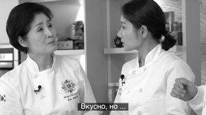 Корейский шеф-повар пробует русские снеки! | Song Wonsub