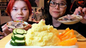 Мукбанг | Селёдка с пюре | Обжор Асмр