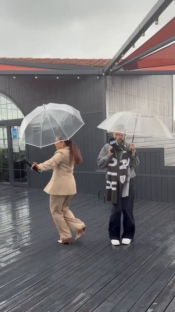 Как работается под дождем? Весело