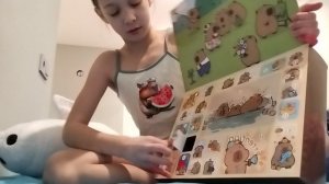 распаковка advent календаря с крипипарами ячейка 1