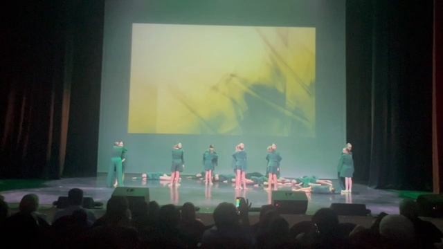 ОТЧЕГО РАСПУСКАЮТСЯ РОЗЫ... смотреть онлайн