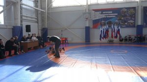 Борьба за первое место! Вес 35 кг. Шадиян Степан (Славянск-на-Кубани)-Абдурахманов Давид (Славянск)