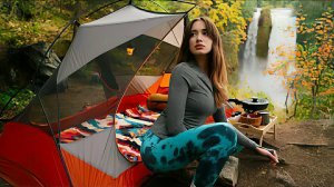 Кемпинг в палатке и пеший туризм. Поиск скрытого водопада и купание. Бушкрафт с Кариной