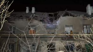 Двухэтажный дом поврежден в результате удара ВСУ по Донецку