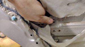 Hyundai Elantra 3 Снятие задней наружной ручки открытия двери