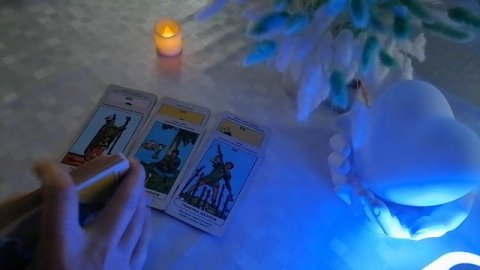 Что интересного и красочного стучится в вашу дверь❓❤️