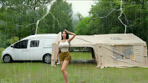 Кемпинг в сильний дождь в трех комнатной палатке с автофургоном. Бушкрафт