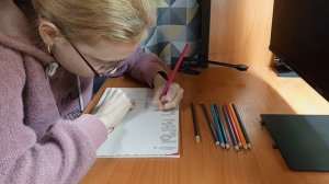 Я инвалид по зрению рисую маме рисунок на день матери 💖