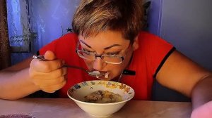 А на ПЕРЕКУС СУП ИЗ СКУМБРИИ/ЧТОБЫ ЛЕГКИМ НЕ КАЗАЛСЯ ДОБАВЛЮ МАЙОНЕЗИКУ🤭/МУКБАНГ