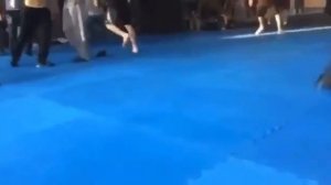 💥 Спарринг перешел в массовую драку с выстрелами!