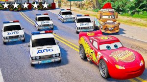 МУЛЬТИКИ ПРО МАШИНКИ 🚗 МОЛНИЯ МАКВИН УСТРАИВАЕТ ФИНАЛЬНЫЙ ЗАЕЗД ПЕРЕД КУБКОМ ПРИСТОНА. 🔥🔥🔥