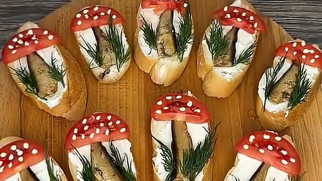 Необычные БУТЕРБРОДЫ на праздник...🥪🐟🥫🎄😋