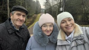 Прогулка с родителями по СНТ. Опять сдуло колесо.Юморим с Игорьком.