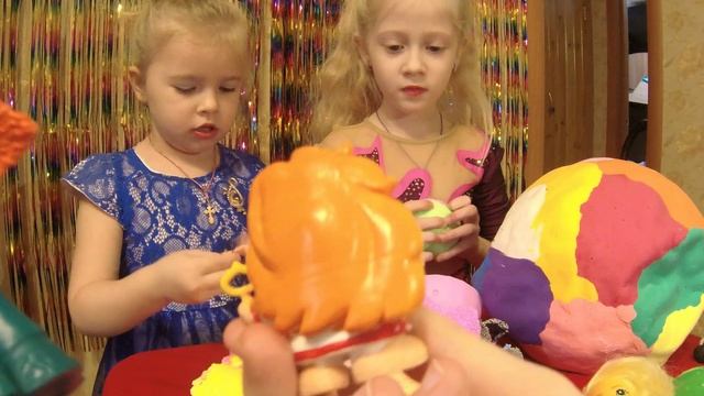 открываем гору сюрпризов