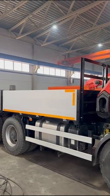 Изготовили бортовой Shacman 8х4 с КМУ, алюминиевые борта... смотреть онлайн