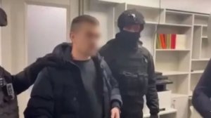 Сотрудники полиции и ФСБ ликвидировали центр телефонных мошенников в Санкт-Петербурге