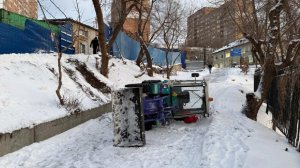 Погрузчик перевернулся и придавил насмерть водителя во Владивостоке