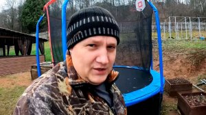 Заставил жену работать, а сам ушёл