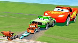 Маквин и друзья на ПИЛАХ против ТРАКТОРА И ПОЕЗДА! - Beamng.DRIVE