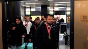 В аэропорту Шереметьево встретили российских дзюдоистов - триумфаторов турнира "Большого шлема".