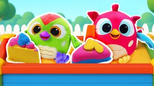 Совенок Хоп Хоп и дятел Тук Тук играют с цветным песком!