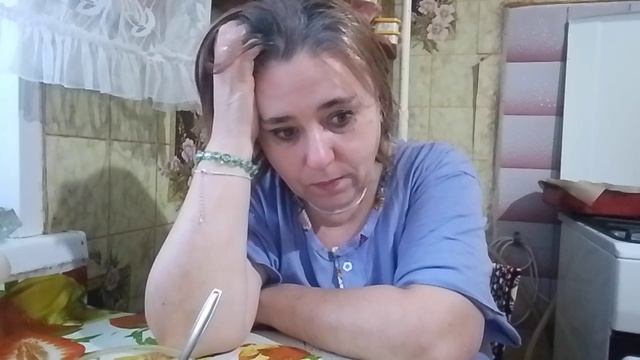 За утренним кофе поболтала.