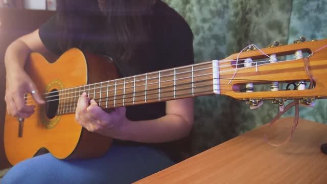 "Помни"  /  Ирина Брагина (гитара) смотреть онлайн