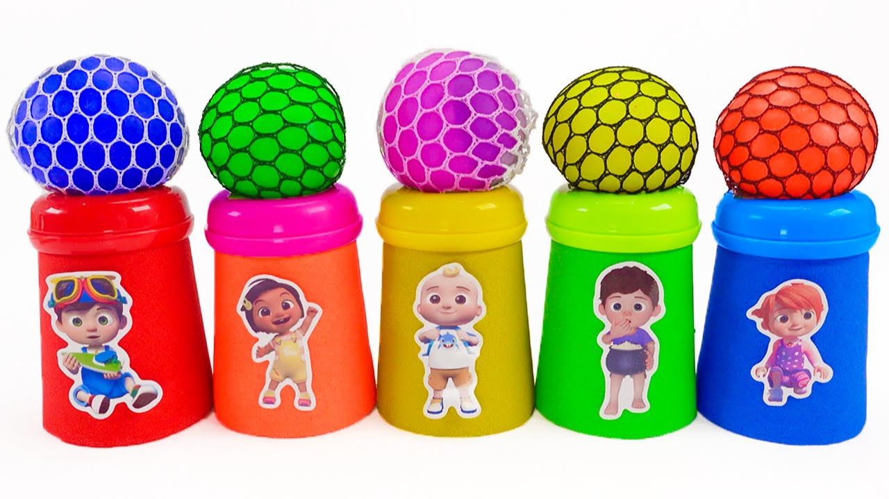 ИГРАЕМ С КИНЕТИЧЕСКИМ ПЕСКОМ И МЯЧИКАМИ АНТИСТРЕСС ВИДЕО МУЛЬТИКИ ДЛЯ ДЕТЕЙ КАНАЛ ИГРАЛКИ-ЗАЛИПАЛКИ