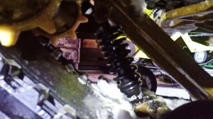 Динго Т-150 замена малой пружины гусеницы на короткую.