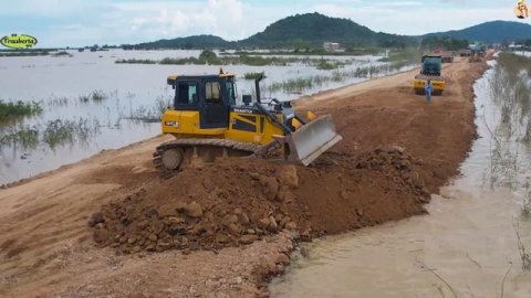 Строительство, восстановление размытой дороги