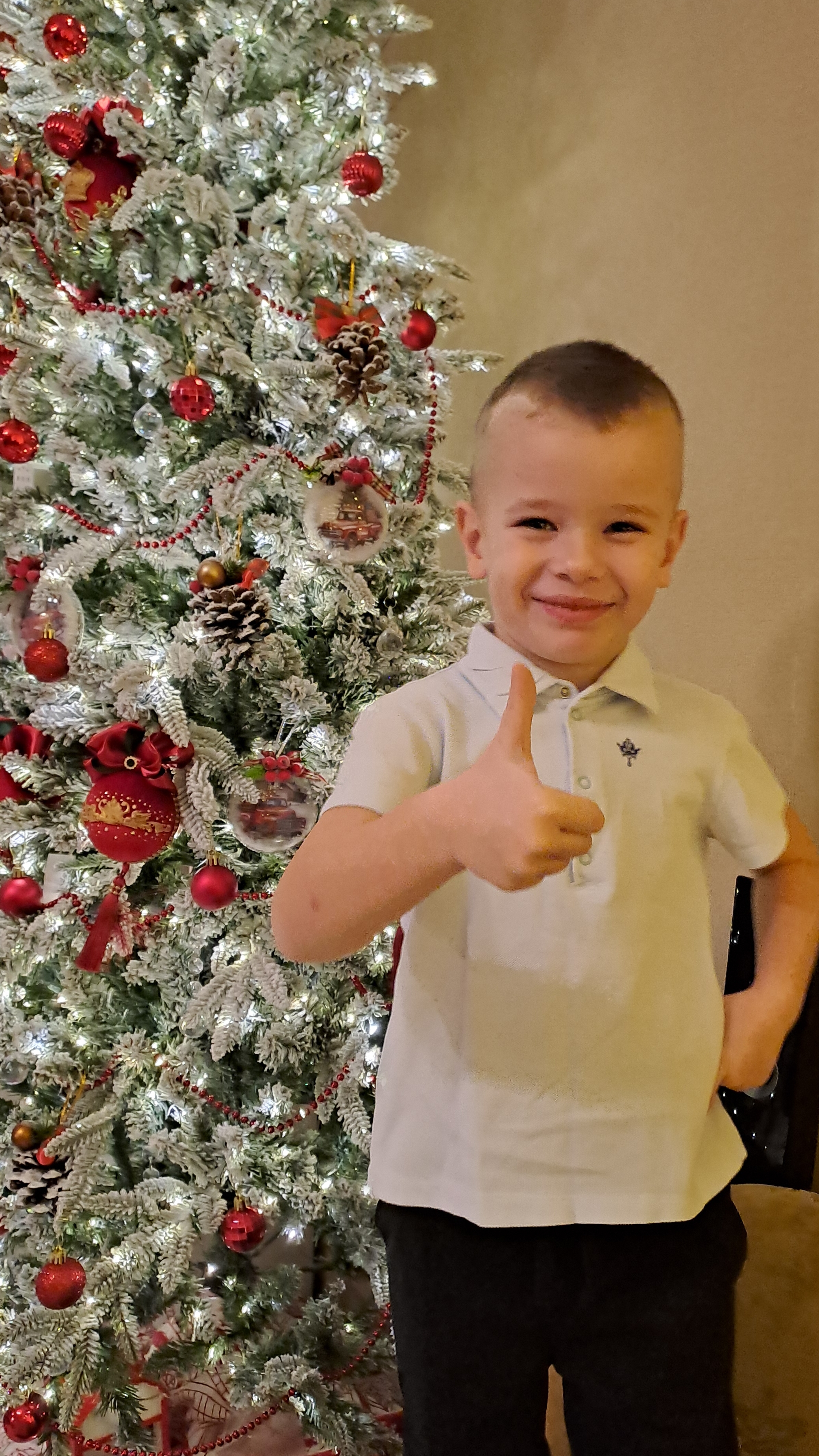 Наряжаем ёлку! смотреть онлайн