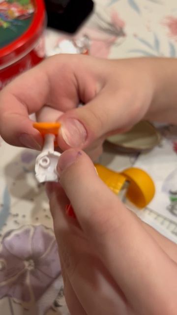 Анпакинг киндера настолько мне нечего делать