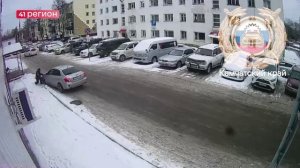 СКРЫВШЕГОСЯ С МЕСТА ДТП ВОДИТЕЛЯ ЗАДЕРЖАЛИ В ЕЛИЗОВЕ • НОВОСТИ КАМЧАТКИ