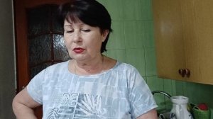 Я дома, кормлю,готовлю,болтаю.У меня обновки.