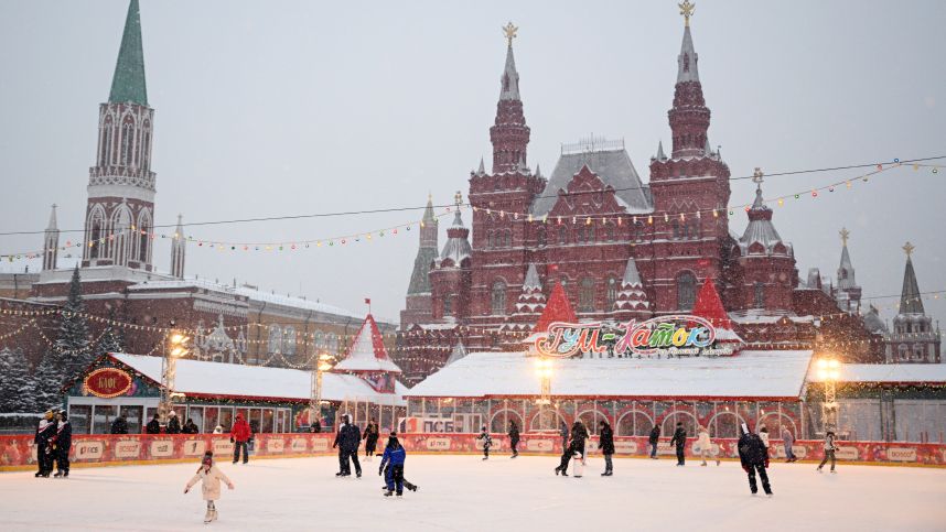 На Красной площади открылся ГУМ-каток