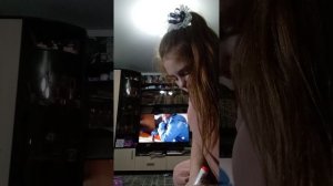 новогодние ленточки.