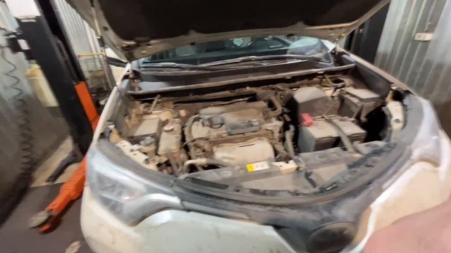 Toyota RAV4 заслуживает лучшего! Сливаем масло, анализируем его, заливаем новое масло с ArmActiv