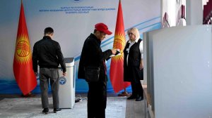 Завершилось голосование досрочных на парламентских выборах в Кыргызстане