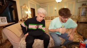 Проживаю 1 ДЕНЬ 100 РАЗ ! *Застрял в ОДНОМ ДНЕ*