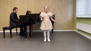 Гузеева Катя_Ю.Тугаринов, сл.В.Орлова Я рисую море