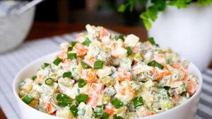 Салат на праздничный новогодний стол 2025! Такой салат съедят за минуту, очень вкусный