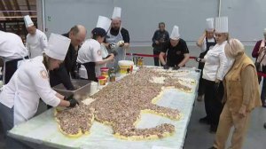 В Москве приготовили рекордную порцию селедки под шубой