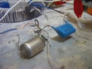 Изменение скорости заряда конденсатора от искрового промежутка