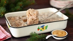 «Мяса — хоть ложкой ешь!» Домашний холодец из ножек + свинины